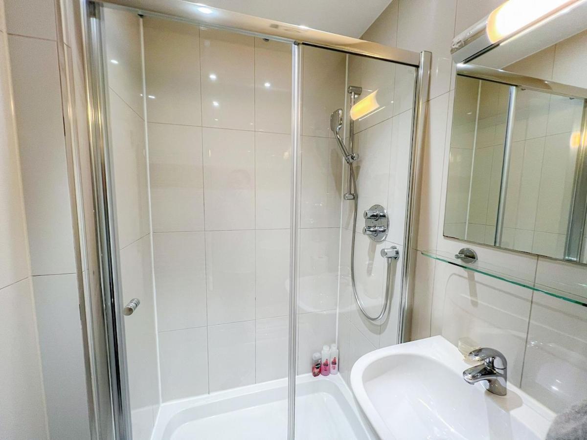 3 Bedroom Apartment With Private Terrace In Pimlico, Westminster, Victoria London Luaran gambar