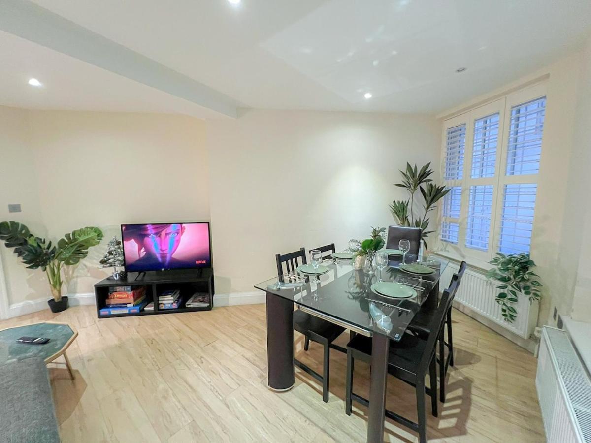3 Bedroom Apartment With Private Terrace In Pimlico, Westminster, Victoria London Luaran gambar
