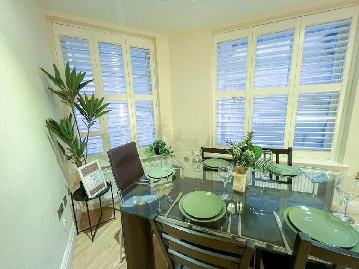 3 Bedroom Apartment With Private Terrace In Pimlico, Westminster, Victoria London Luaran gambar