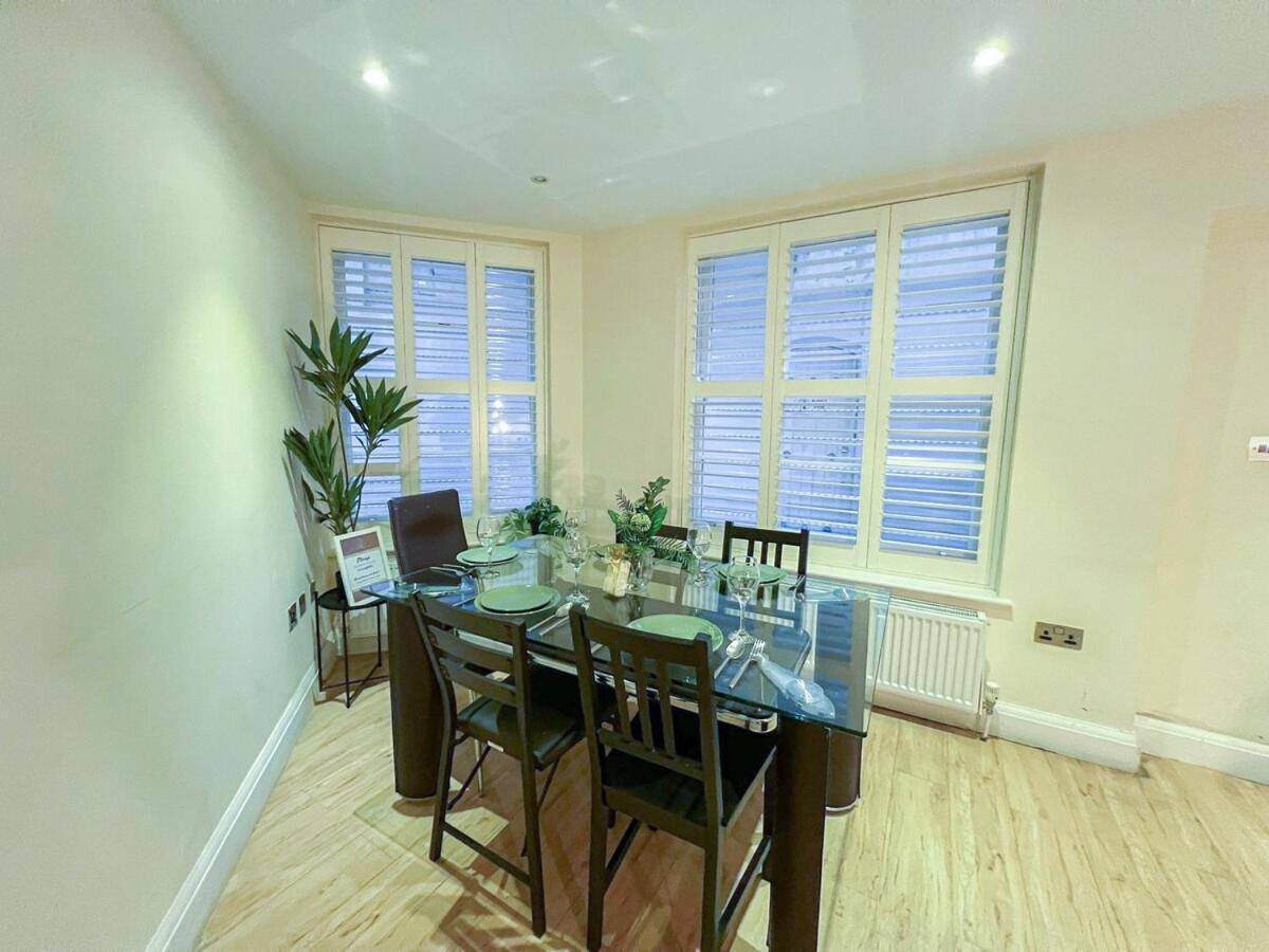 3 Bedroom Apartment With Private Terrace In Pimlico, Westminster, Victoria London Luaran gambar