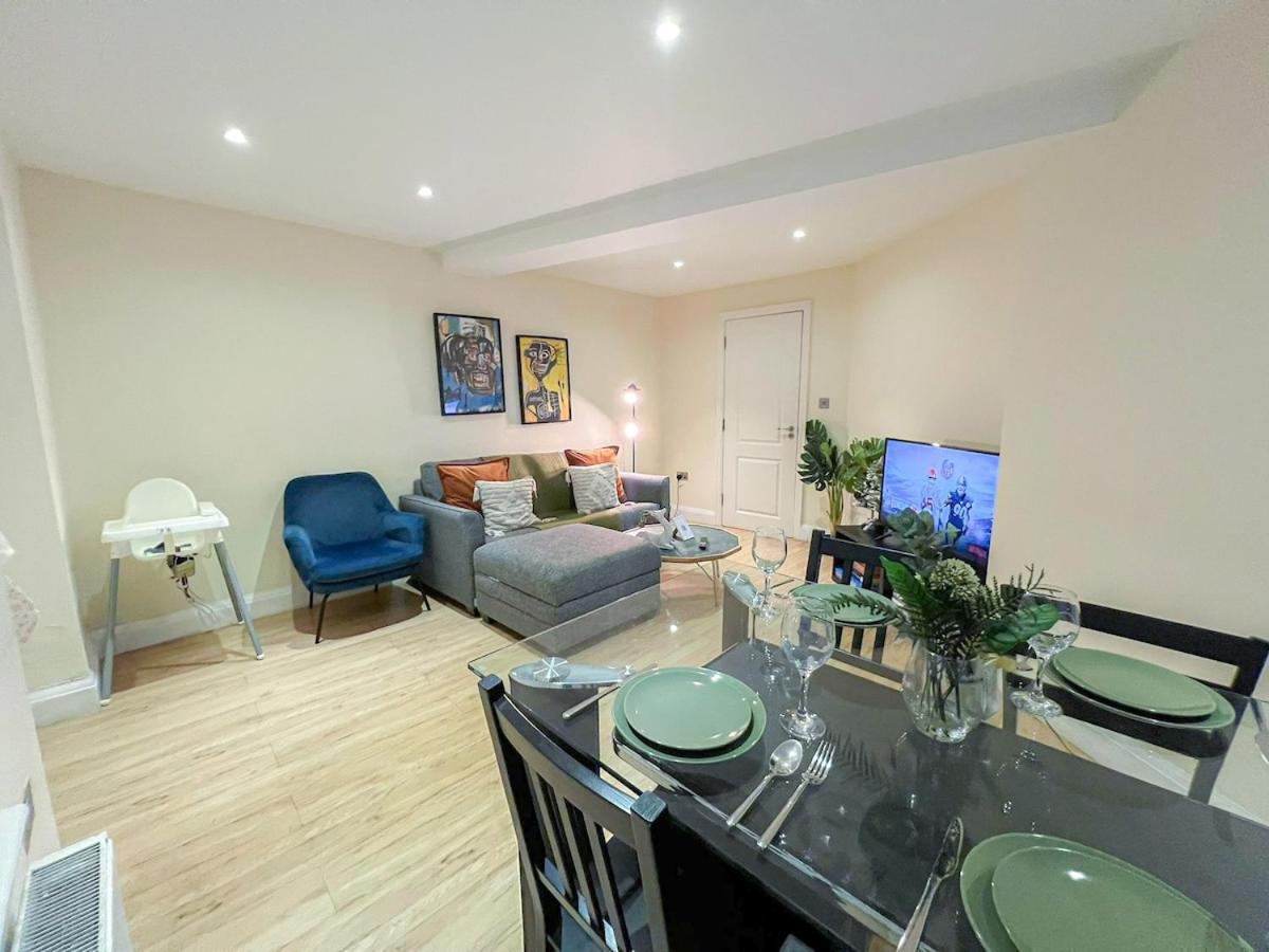3 Bedroom Apartment With Private Terrace In Pimlico, Westminster, Victoria London Luaran gambar